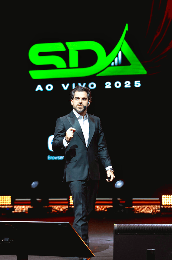 Samuel Pereira no evento Black da SDA Holding